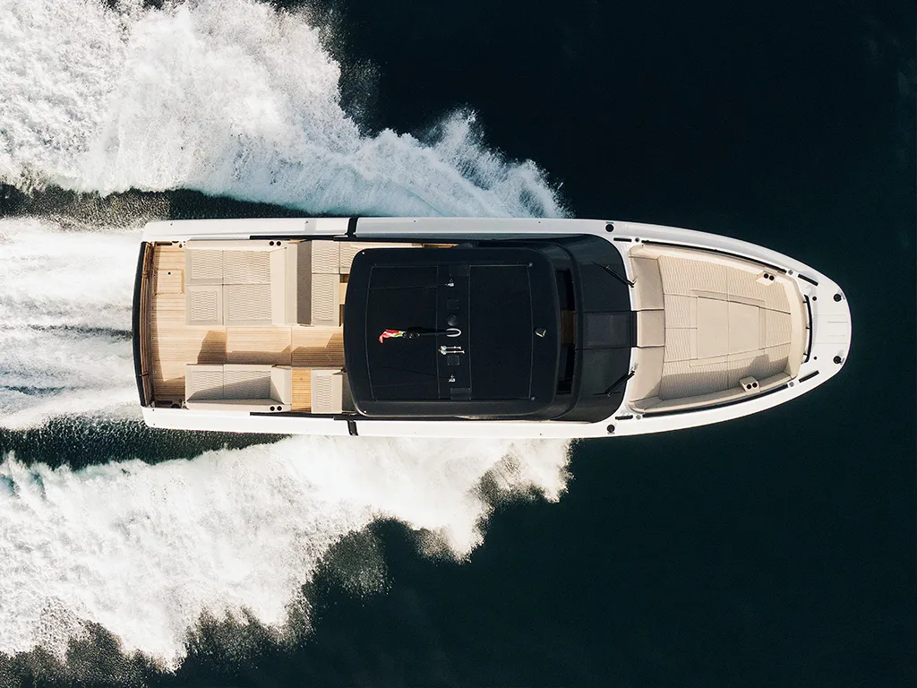 Experience the luxury of speed that embraces your free spirit.